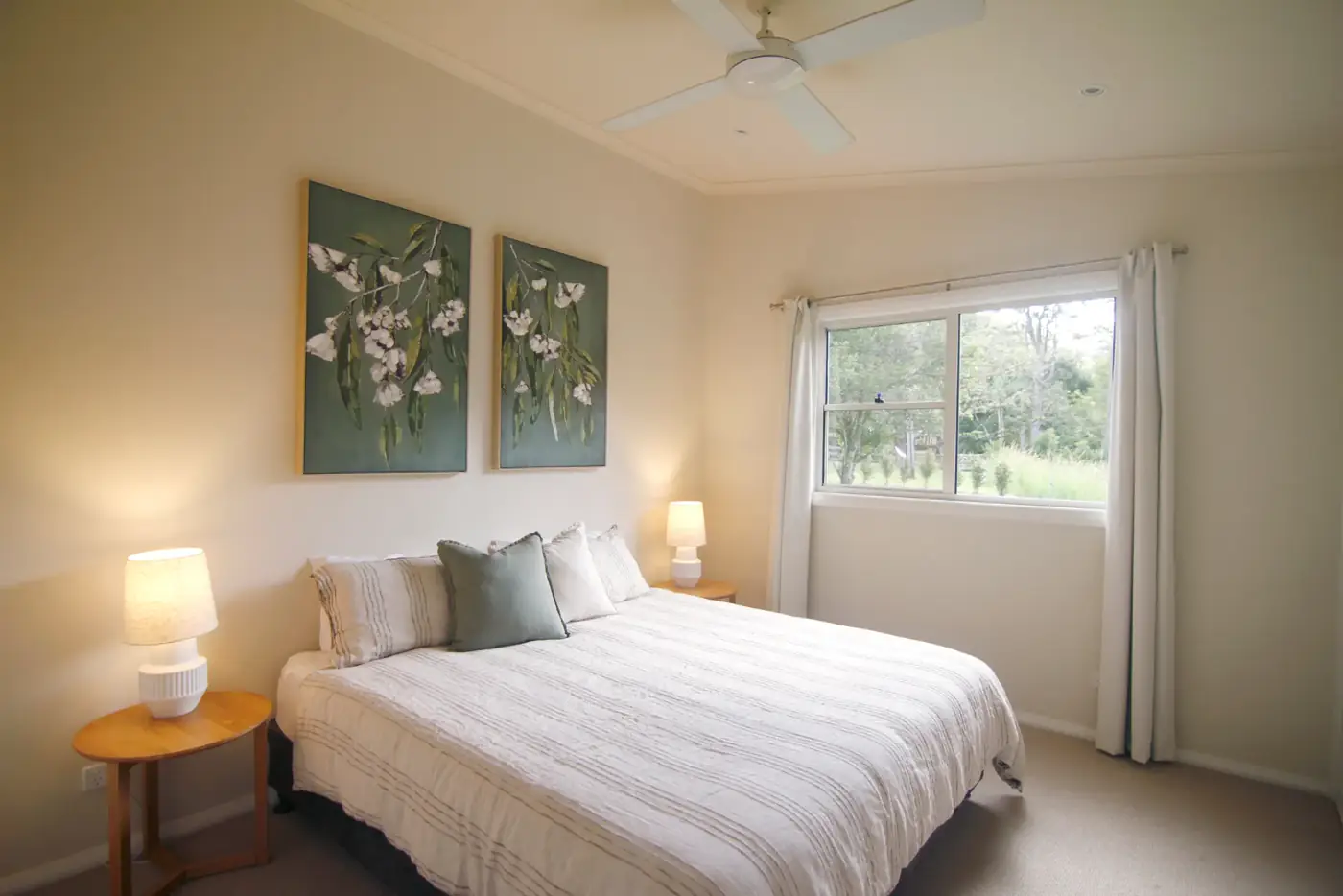 Double bedroom solo occupancy with shared bathroom at The Slow Life Retreat